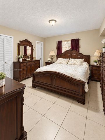 5551 E 4th Avenue, Hialeah, FL 33013