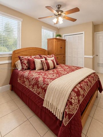 5551 E 4th Avenue, Hialeah, FL 33013