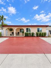 5551 E 4th Avenue, Hialeah, FL 33013