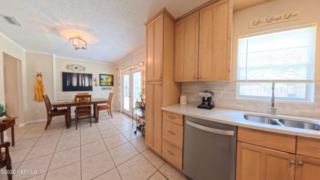 214 E TEAKWOOD Circle, Middleburg, FL 32068