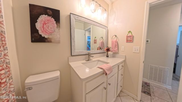 214 E TEAKWOOD Circle, Middleburg, FL 32068