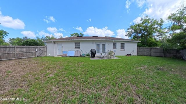 214 E TEAKWOOD Circle, Middleburg, FL 32068