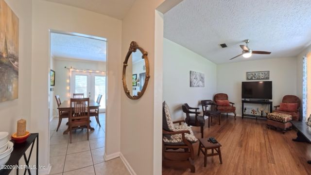 214 E TEAKWOOD Circle, Middleburg, FL 32068