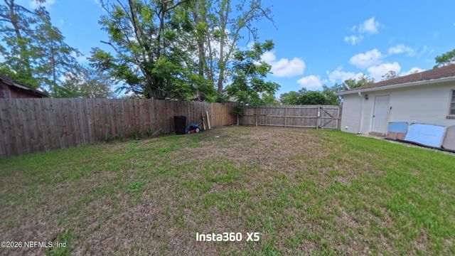 214 E TEAKWOOD Circle, Middleburg, FL 32068