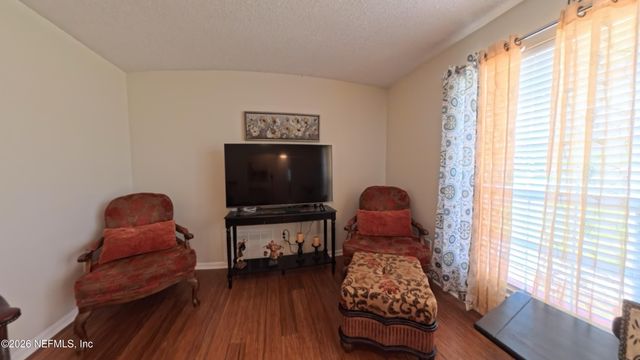 214 E TEAKWOOD Circle, Middleburg, FL 32068