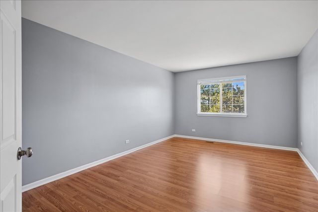 1480 Tudor Drive, Mundelein, IL 60060