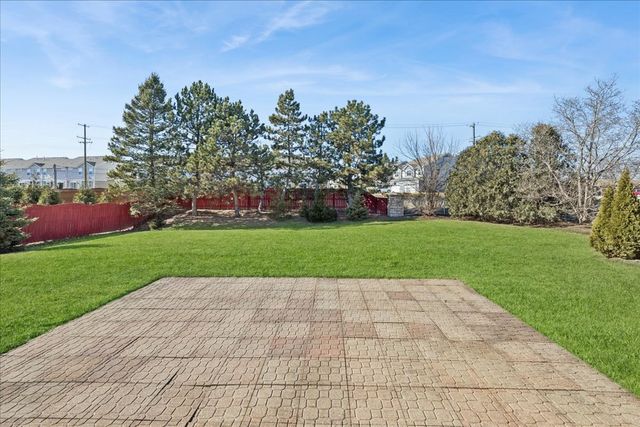 1480 Tudor Drive, Mundelein, IL 60060