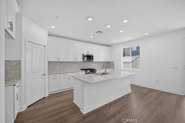 33340 Rusty Court, French Valley, CA 92596