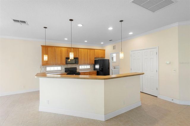 122 AVENHAM DRIVE, Deland, FL 32724