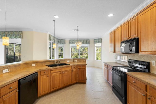 122 AVENHAM DRIVE, Deland, FL 32724