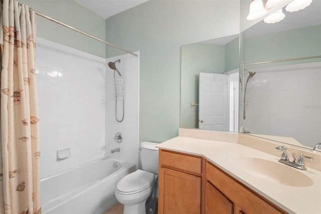 122 AVENHAM DRIVE, Deland, FL 32724