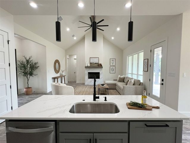 121 Cartwright Road, Weatherford, TX 76087