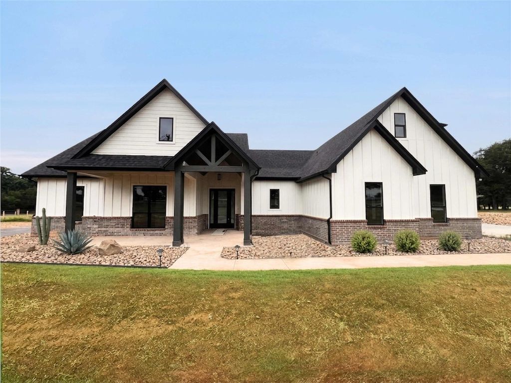 121 Cartwright Road, Weatherford, TX 76087