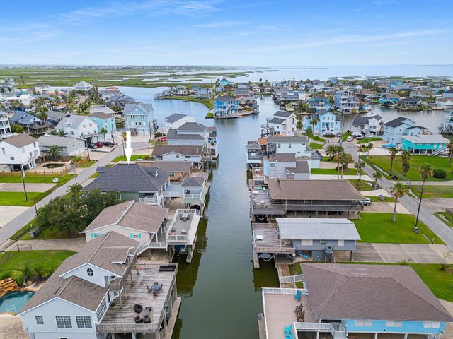 16530 Tampico Way, Jamaica Beach, TX 77554