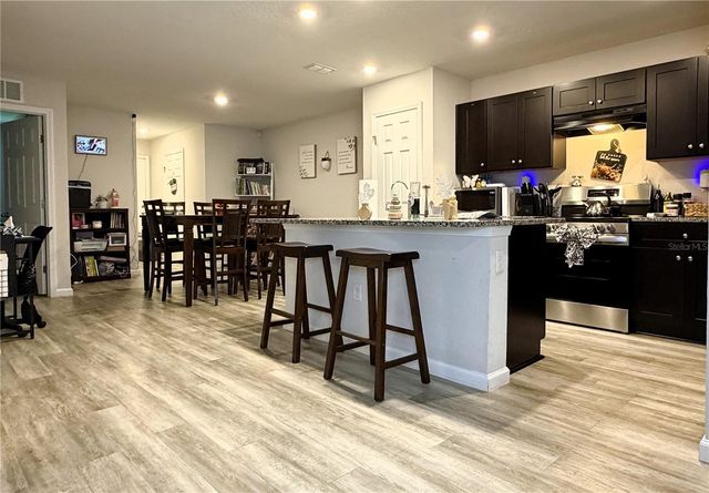 8139 VINING STREET, Jacksonville, FL 32210