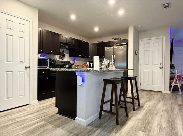 8139 VINING STREET, Jacksonville, FL 32210