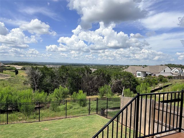 967 Iron Willow LOOP, Dripping Springs, TX 78620