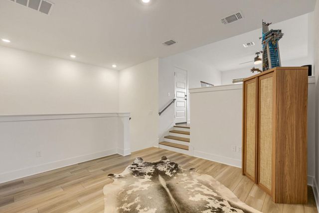 967 Iron Willow LOOP, Dripping Springs, TX 78620