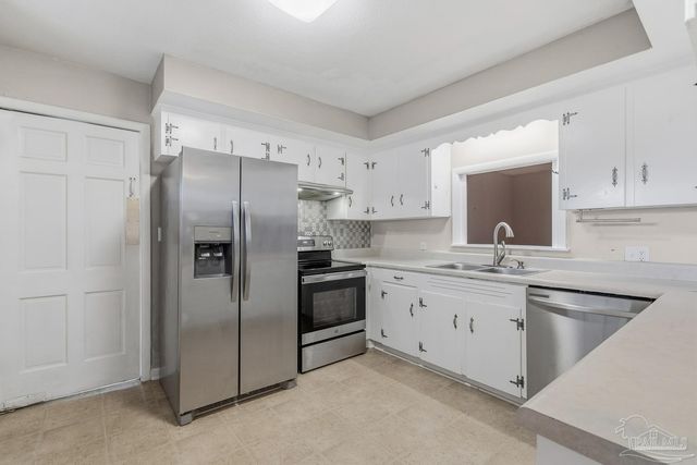 6800 Fabiano St, Pensacola, FL 32506