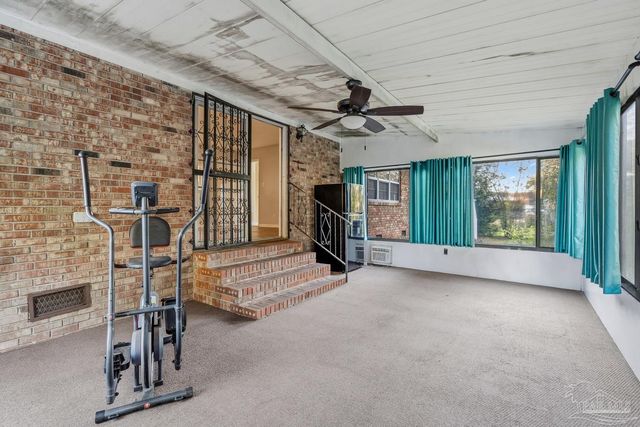 6800 Fabiano St, Pensacola, FL 32506