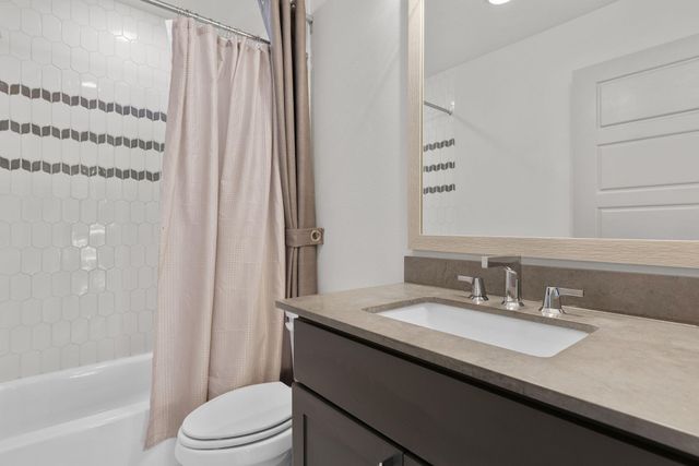 109 Leon LOOP, Liberty Hill, TX 78642