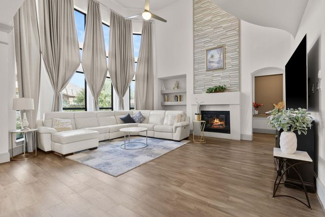 109 Leon LOOP, Liberty Hill, TX 78642