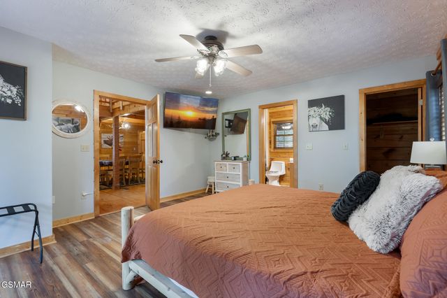 2420 Sylvan Glen Way, Pigeon Forge, TN 37863