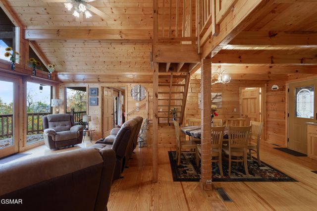 2420 Sylvan Glen Way, Pigeon Forge, TN 37863