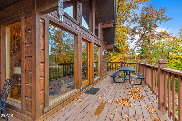 2420 Sylvan Glen Way, Pigeon Forge, TN 37863