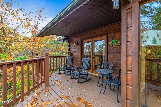 2420 Sylvan Glen Way, Pigeon Forge, TN 37863