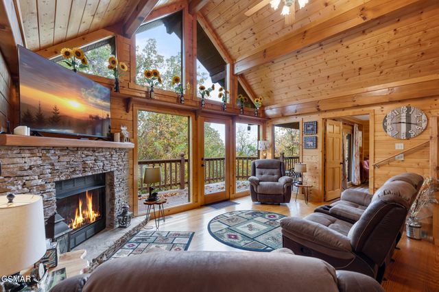 2420 Sylvan Glen Way, Pigeon Forge, TN 37863