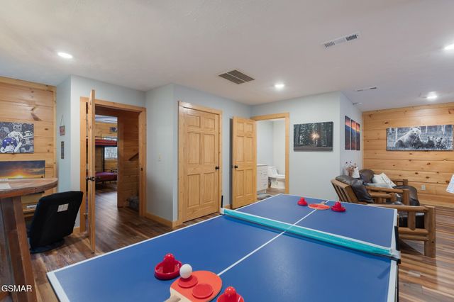 2420 Sylvan Glen Way, Pigeon Forge, TN 37863