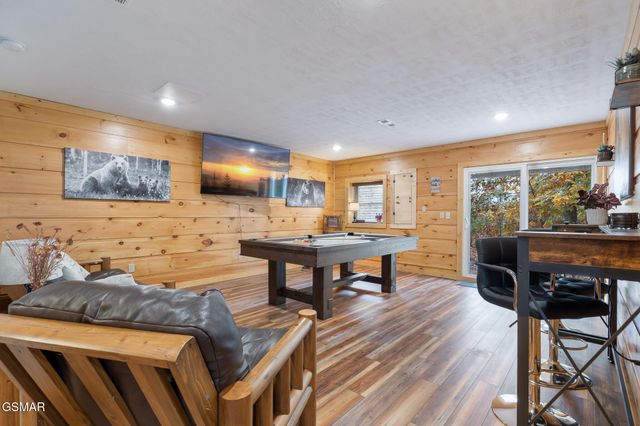 2420 Sylvan Glen Way, Pigeon Forge, TN 37863
