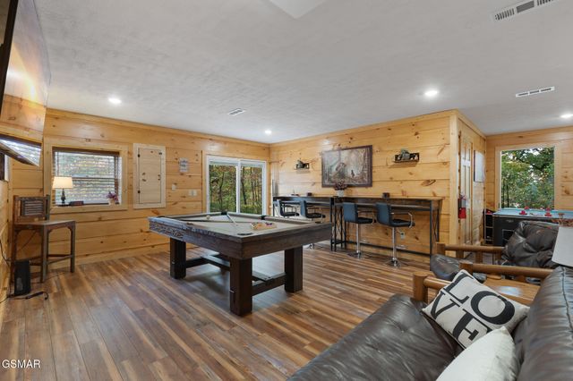 2420 Sylvan Glen Way, Pigeon Forge, TN 37863