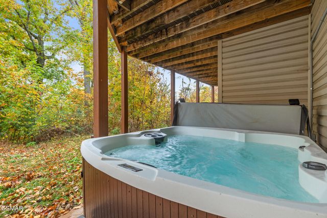 2420 Sylvan Glen Way, Pigeon Forge, TN 37863