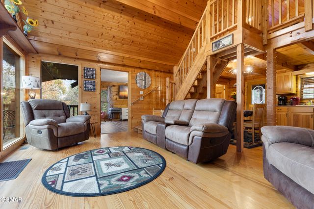 2420 Sylvan Glen Way, Pigeon Forge, TN 37863