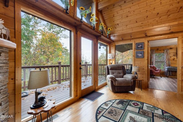 2420 Sylvan Glen Way, Pigeon Forge, TN 37863