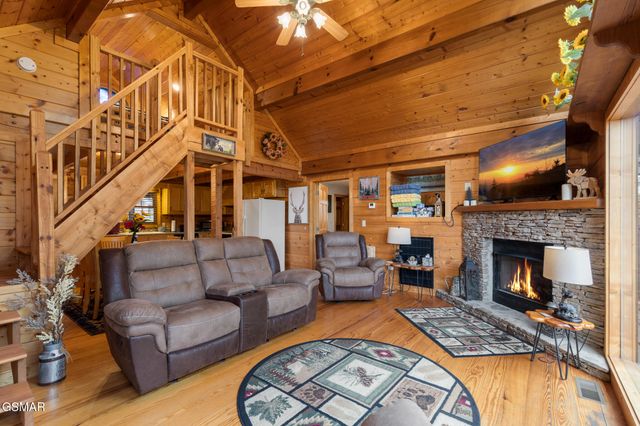 2420 Sylvan Glen Way, Pigeon Forge, TN 37863