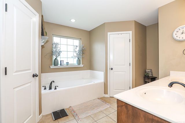 2209 Magna Carta Lane, Bryant, AR 72022