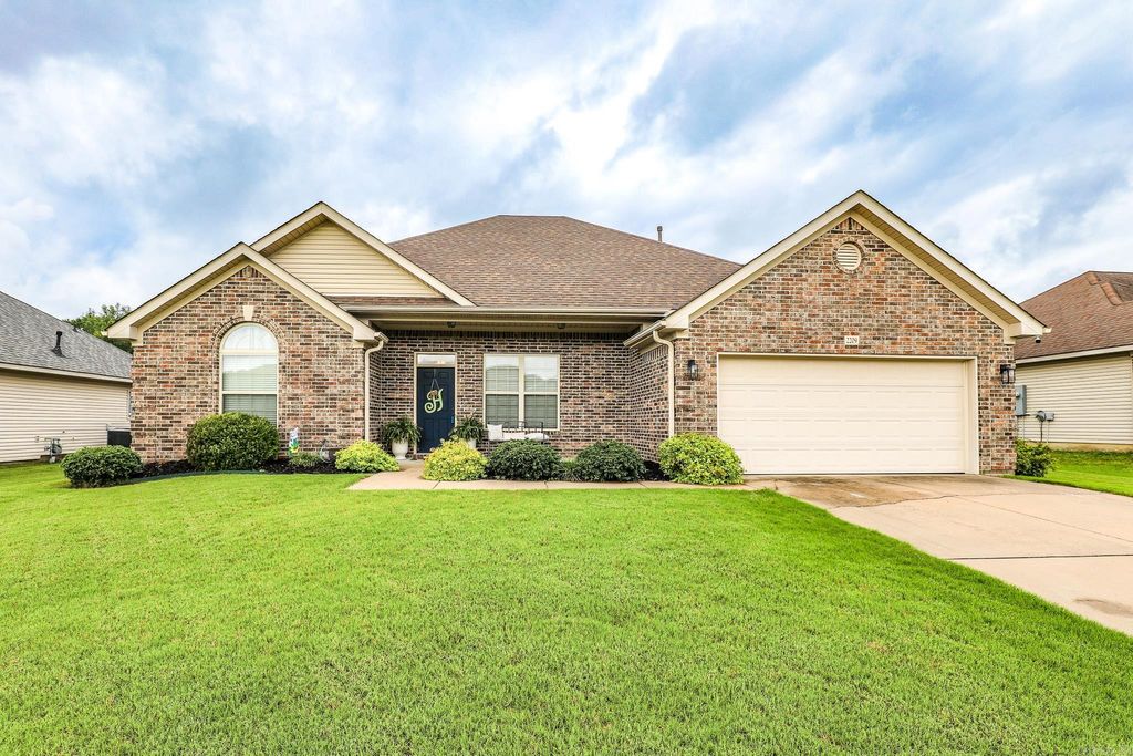 2209 Magna Carta Lane, Bryant, AR 72022
