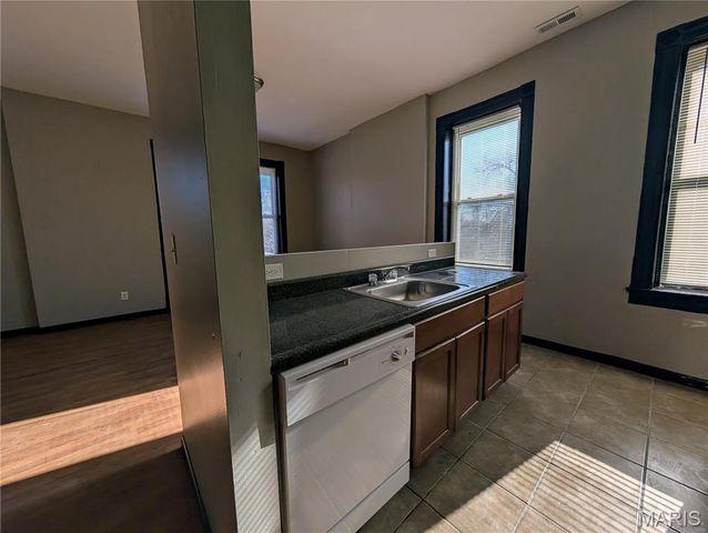 3743 Wisconsin Avenue, St Louis, MO 63118