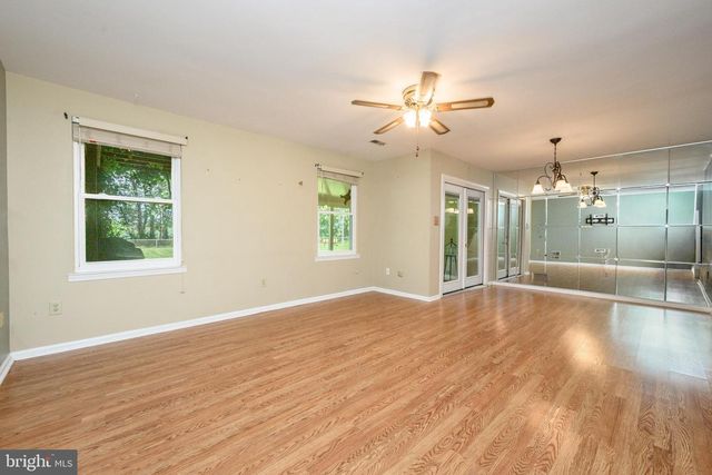39 RIVER BANK DR, Roebling, NJ 08554