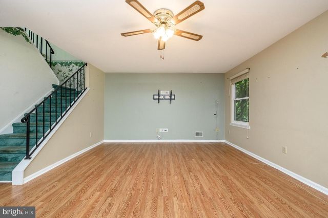 39 RIVER BANK DR, Roebling, NJ 08554