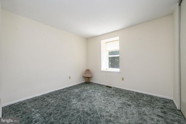 39 RIVER BANK DR, Roebling, NJ 08554