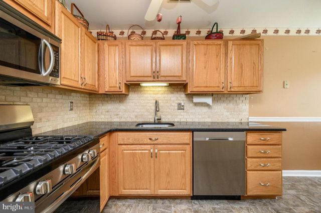 39 RIVER BANK DR, Roebling, NJ 08554