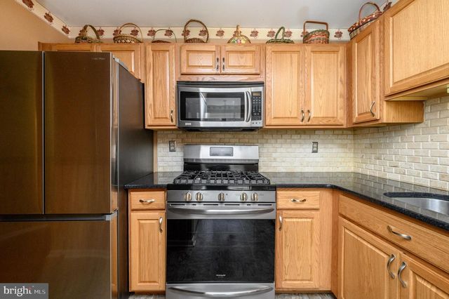 39 RIVER BANK DR, Roebling, NJ 08554
