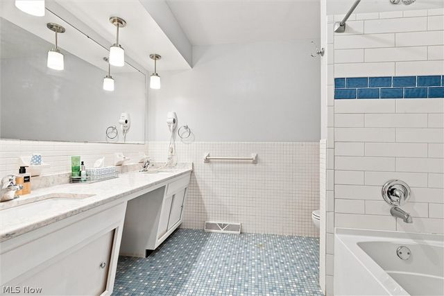 1451 Doncaster Drive, Youngstown, OH 44511