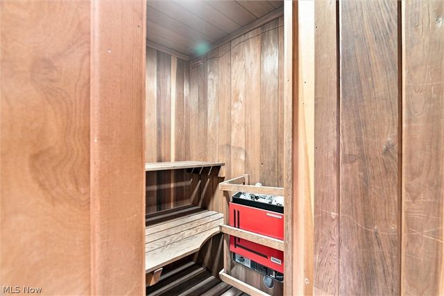 1451 Doncaster Drive, Youngstown, OH 44511