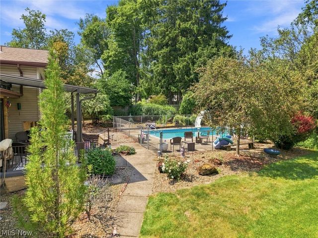 1451 Doncaster Drive, Youngstown, OH 44511