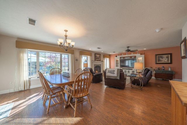 17039 Jay Dee Lane, Anderson, CA 96007